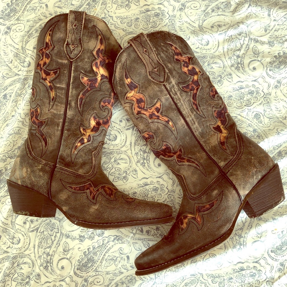 Women’s Leopard Laredo‘s! Size 7! Worn TWICE